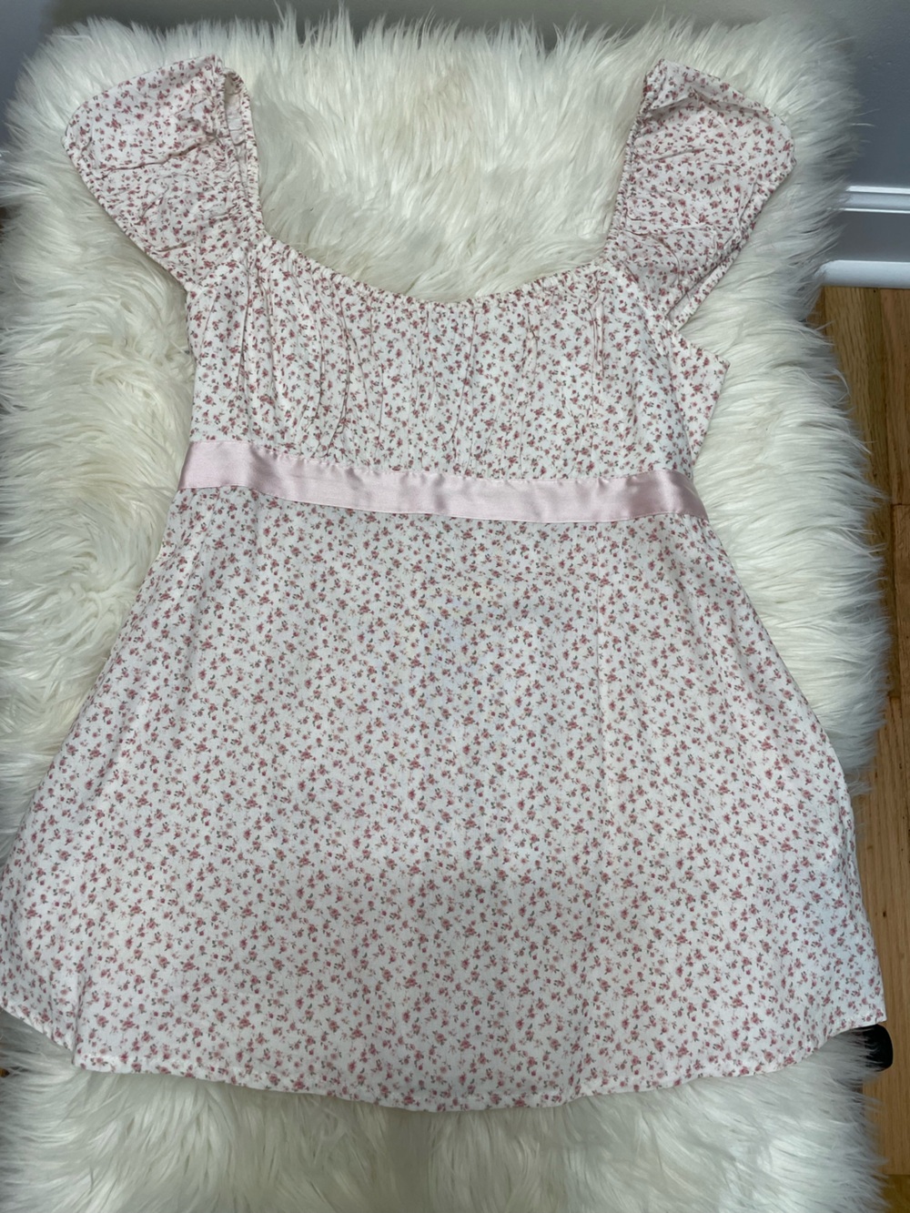 Hollister Light Pink Floral Short Sleeve Top with Satin Band